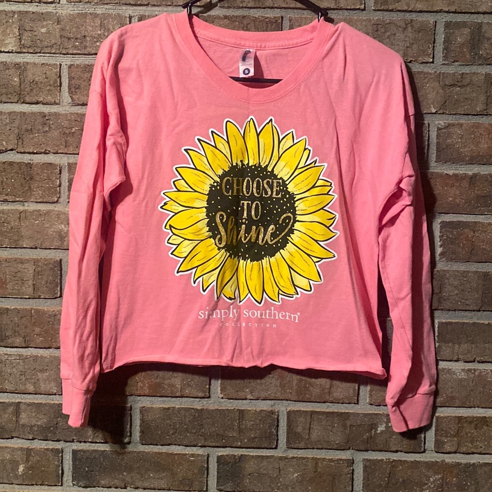 Pink cropped Simply Southern sunflower tshirt size